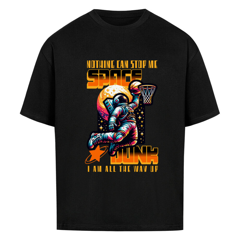 Schwarzes Oversized T-Shirt mit buntem Retro-Print eines Astronauten, der einen „Space Dunk“ (Basketball) vor einem Planeten macht. Mit dem orangefarbenen Slogan „NOTHING CAN STOP ME“ und „I AM ALL THE WAY UP“. 100% Premium Baumwolle