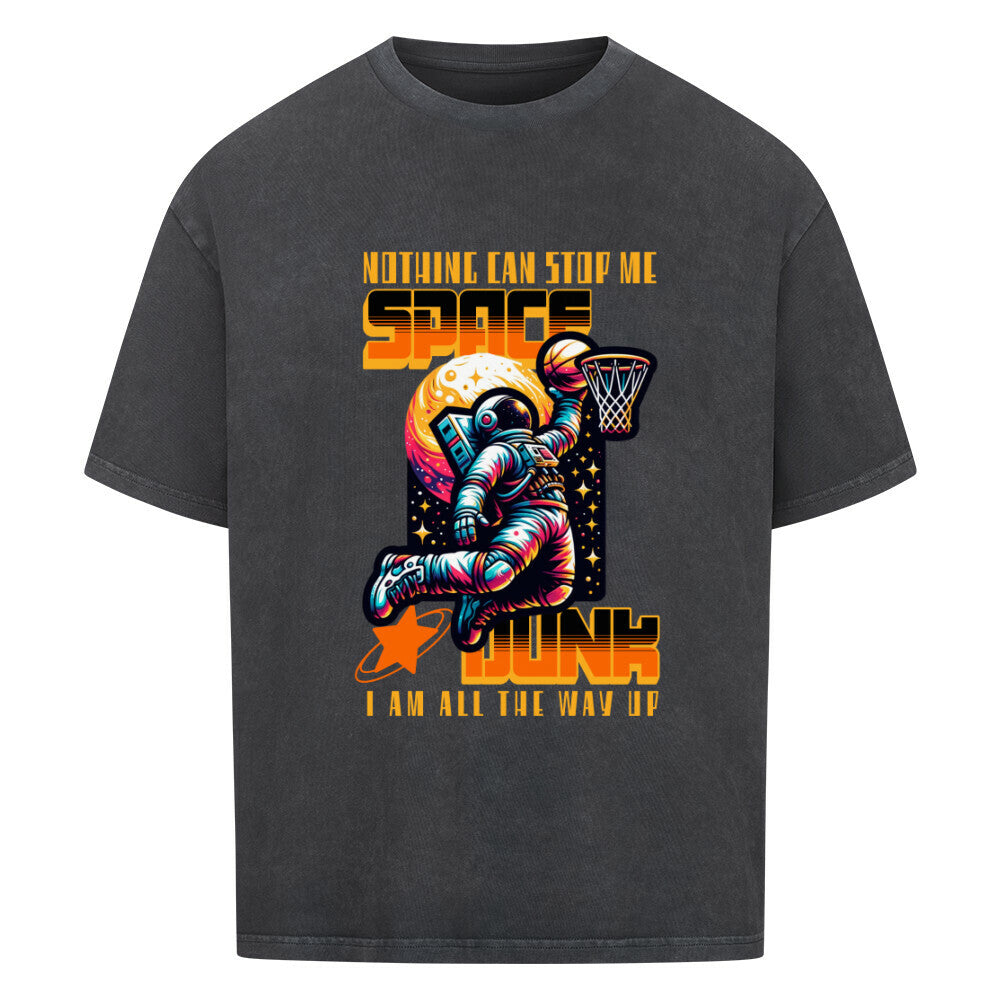 Washed Schwarz Oversized T-Shirt mit buntem Retro-Print eines Astronauten, der einen „Space Dunk“ (Basketball) vor einem Planeten macht. Mit dem orangefarbenen Slogan „NOTHING CAN STOP ME“ und „I AM ALL THE WAY UP“. 100% Premium Baumwolle