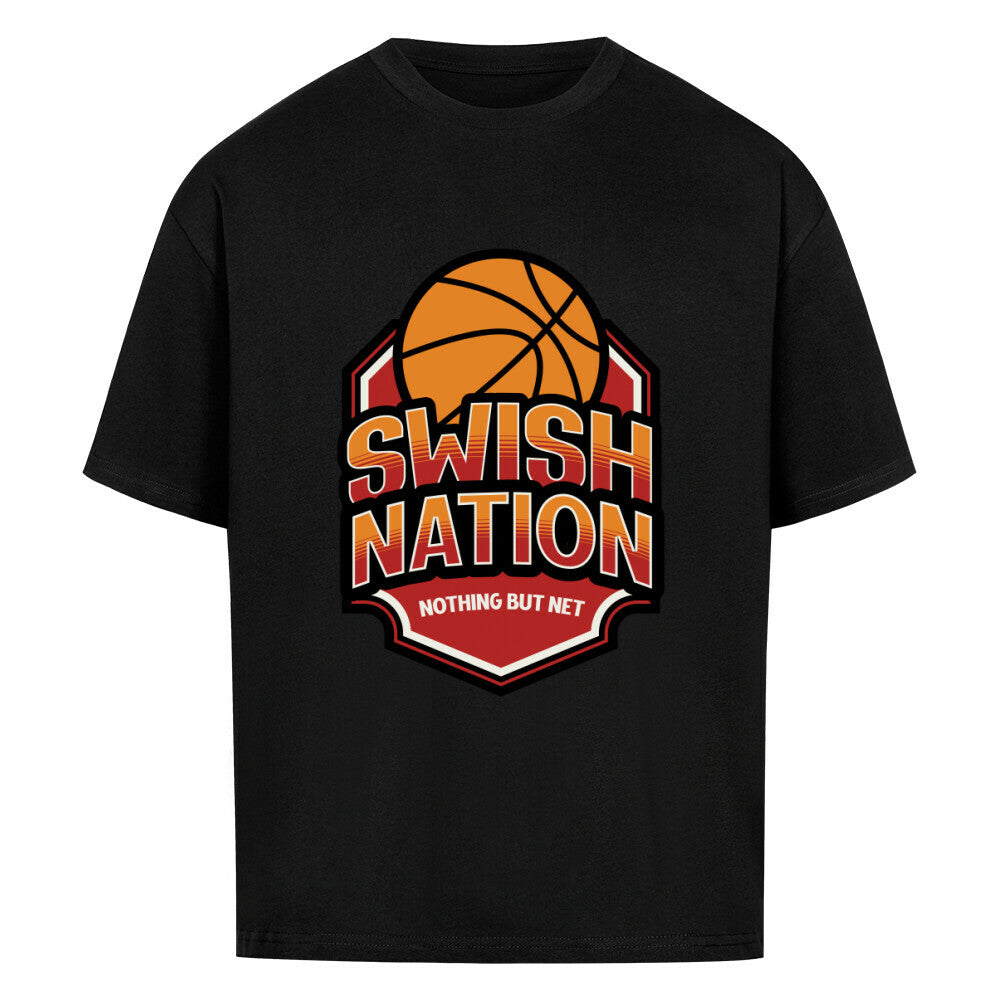 Schwares Oversized T-Shirt mit einem zentralen Print: Orangefarbener Basketball über dem Schriftzug „SWISH NATION“ und „NOTHING BUT NET“ in einem rot umrandeten Wappen-Design.