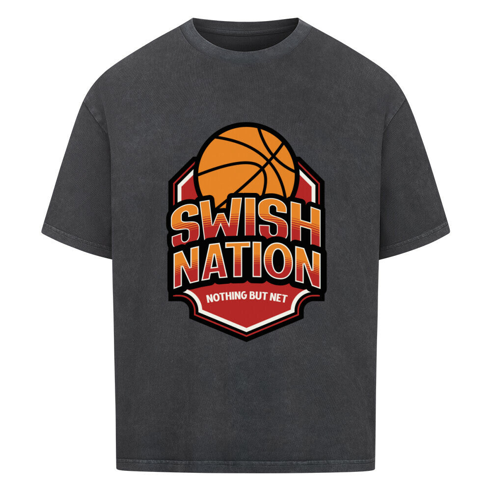 Washed Schwarz Oversized T-Shirt mit einem zentralen Print: Orangefarbener Basketball über dem Schriftzug „SWISH NATION“ und „NOTHING BUT NET“ in einem rot umrandeten Wappen-Design.