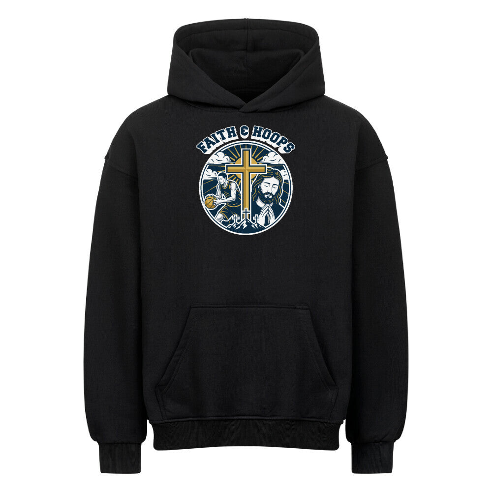 Vorderansicht eines schwarzen Oversized-Hoodies mit einem 'Faith & Hoops' Emblem-Print auf der Brust, der ein Kreuz, Jesus und einen Basketballspieler zeigt.