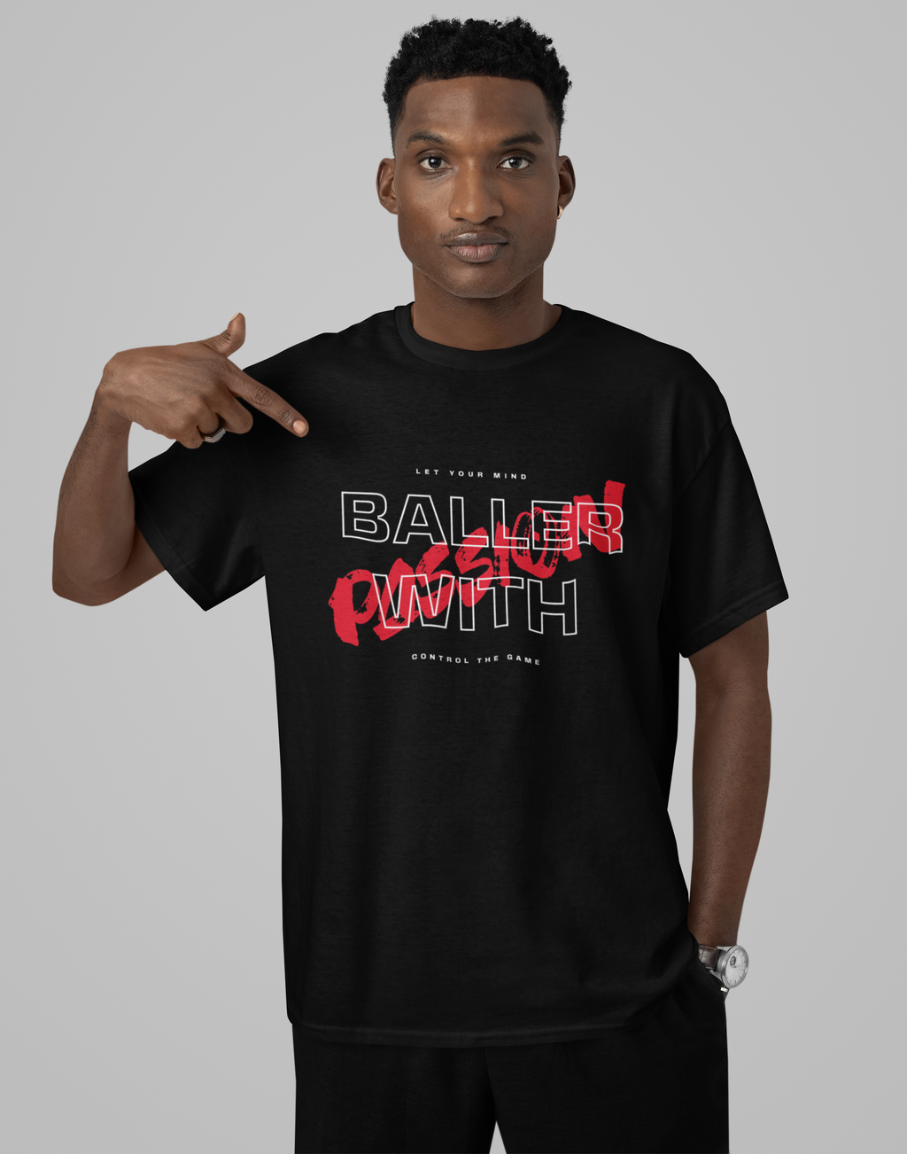 Oversized Basketball T-Shirt Schwarz mockup mit Mann Baller with Passion 100% Baumwolle statement