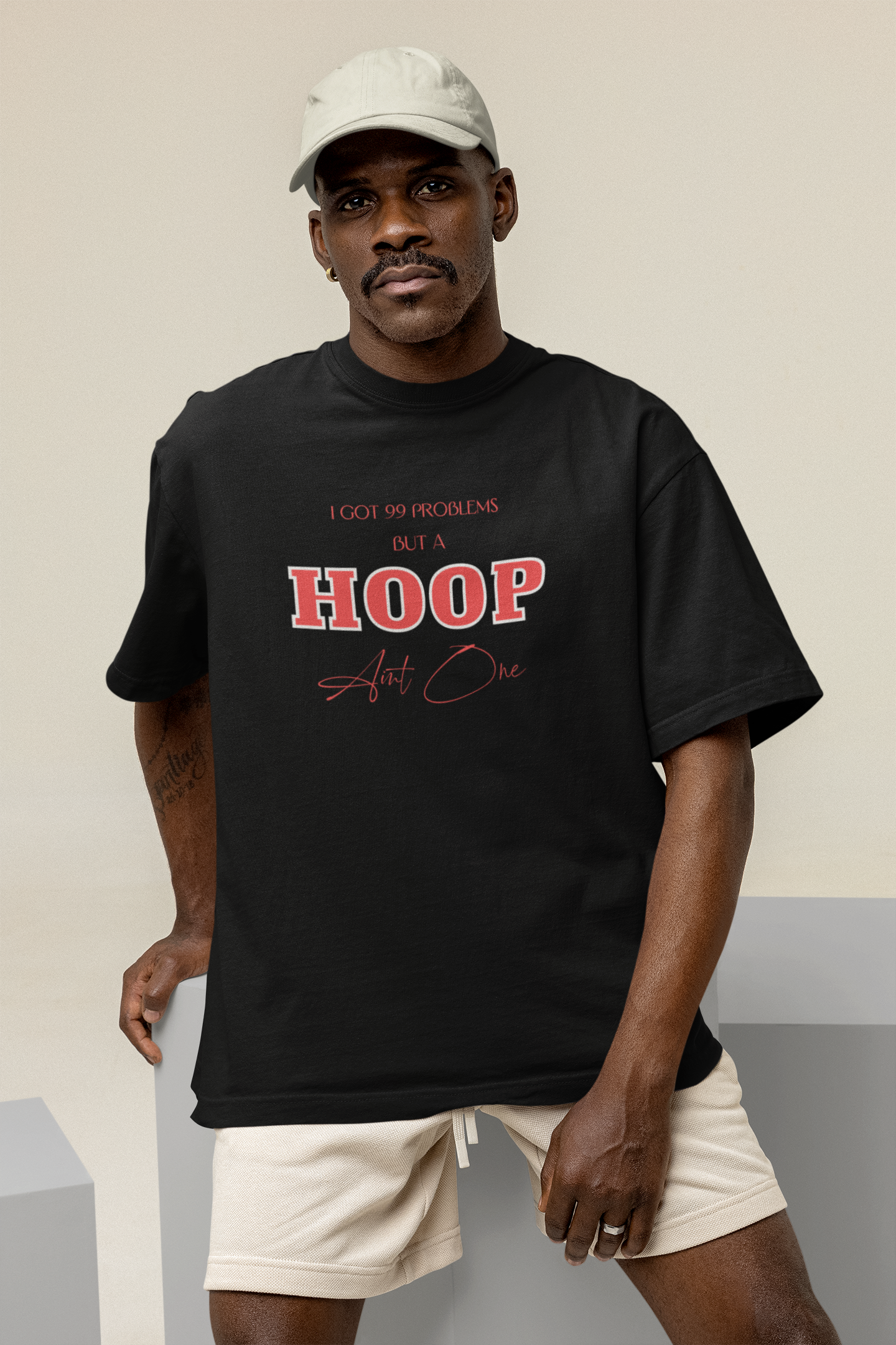 Oversized Basketball T-Shirt 99 problems A Hoop ain´t One mockup mit mann schwarz 100% Baumwolle